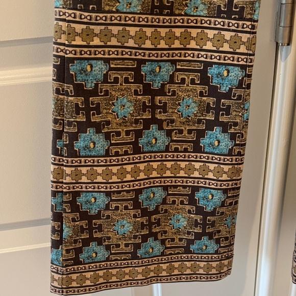 Patterned Flare Pants - Picture 3 of 5